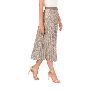 NWT Vince Camuto woman’s cafe/white pleated skirt S